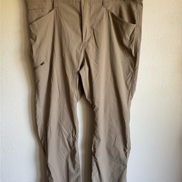 Orvis Other - Men’s 40/30 Beige/khaki Orvis Casual/Outdoor Lightweight, Stretch Pants